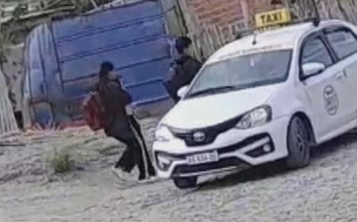 En medio del velorio de su hijo, la madre biológica de Ángel se retiró de su casa con su pareja
